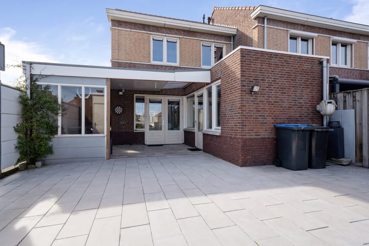 Photo 43 of Vader Vincentiusstraat 2