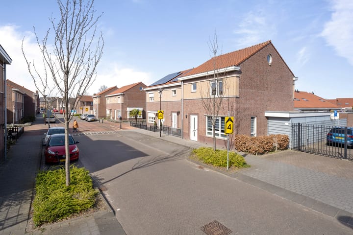 Photo 46 of Vader Vincentiusstraat 2