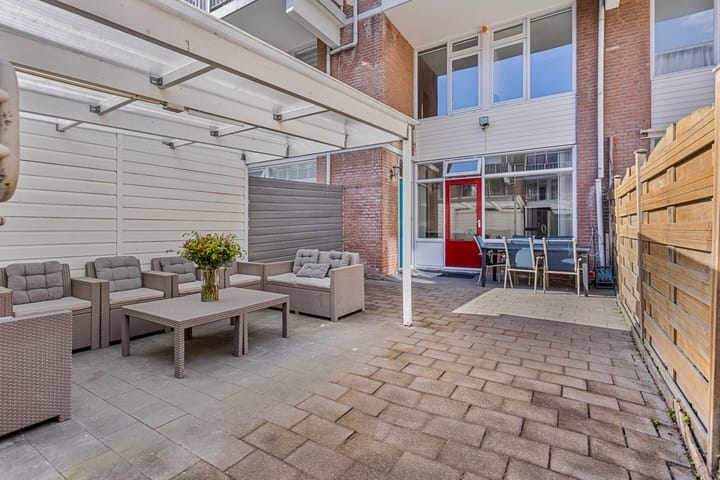 Photo 2 of Schout Heynricstraat 44