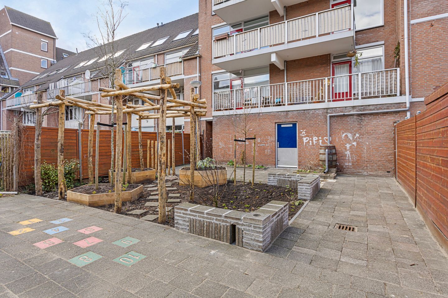 Foto 25 van Schout Heynricstraat 44