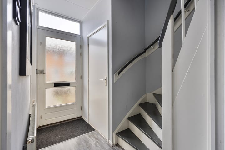 Photo 8 of Burgemeester Kosterstraat 30