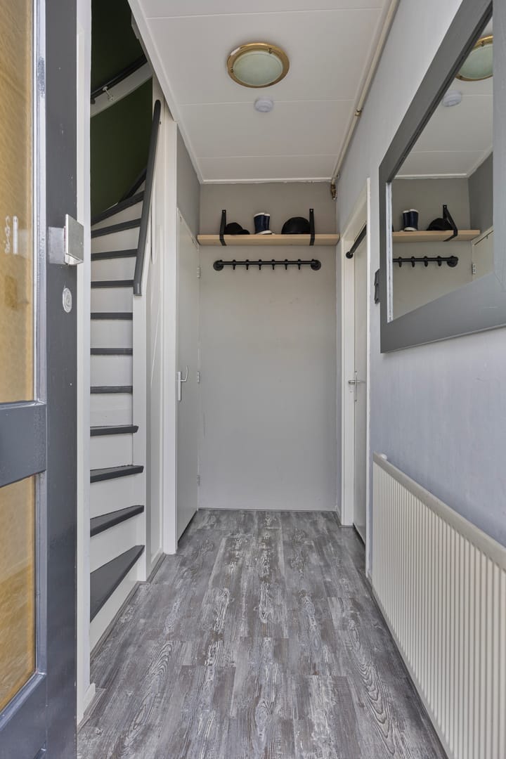 Photo 9 of Burgemeester Kosterstraat 30