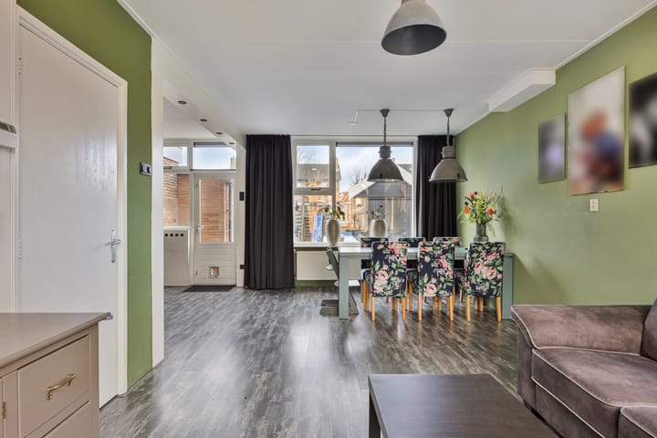 Photo 11 of Burgemeester Kosterstraat 30