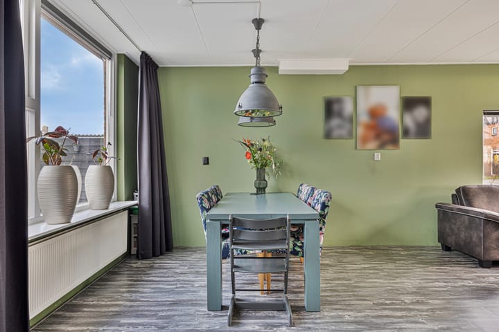 Photo 12 of Burgemeester Kosterstraat 30