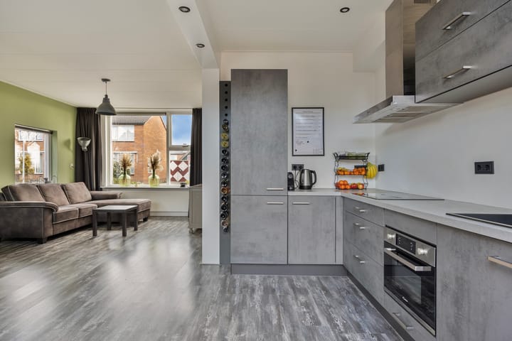 Photo 17 of Burgemeester Kosterstraat 30