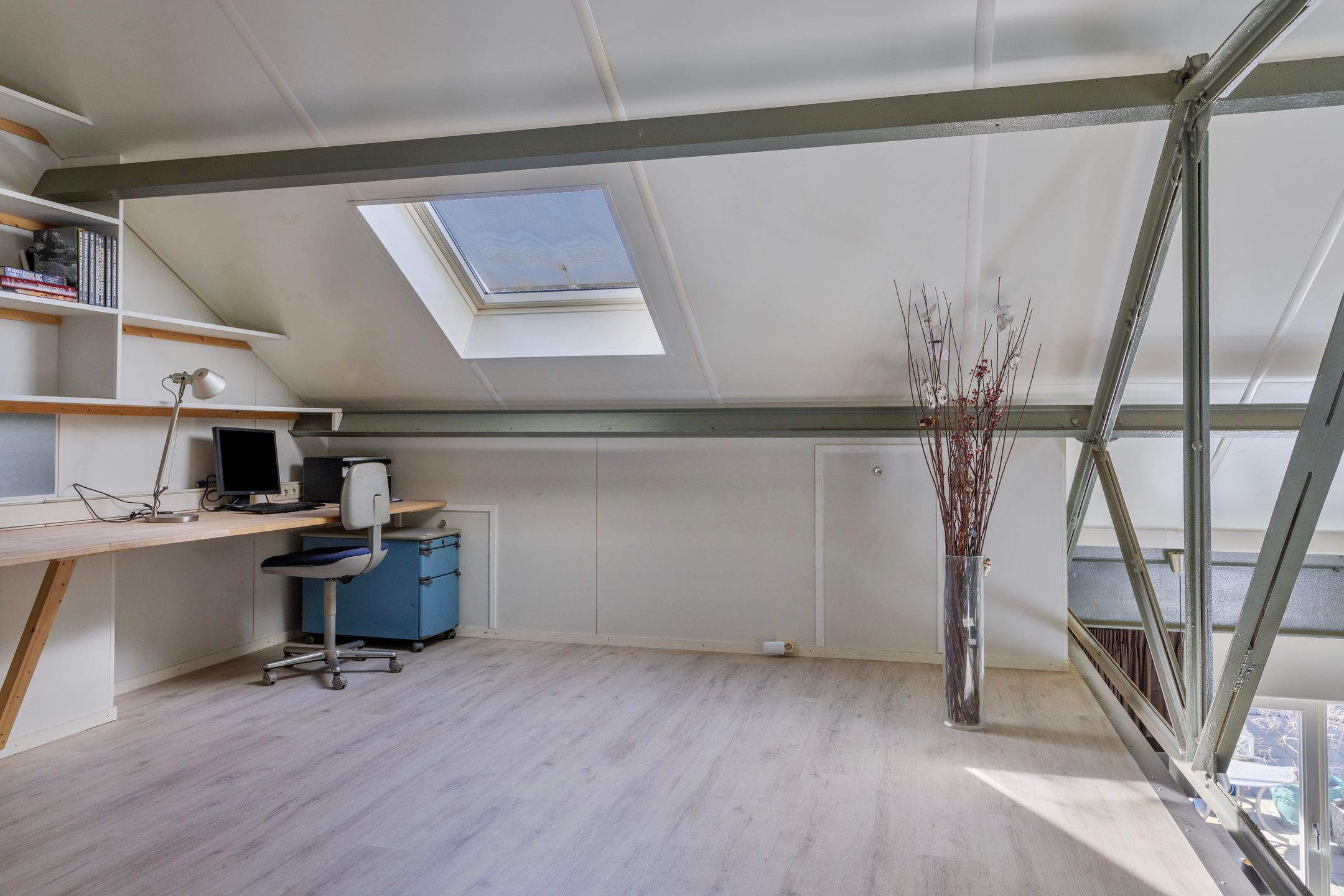 Foto 18 van Esrein 12-D