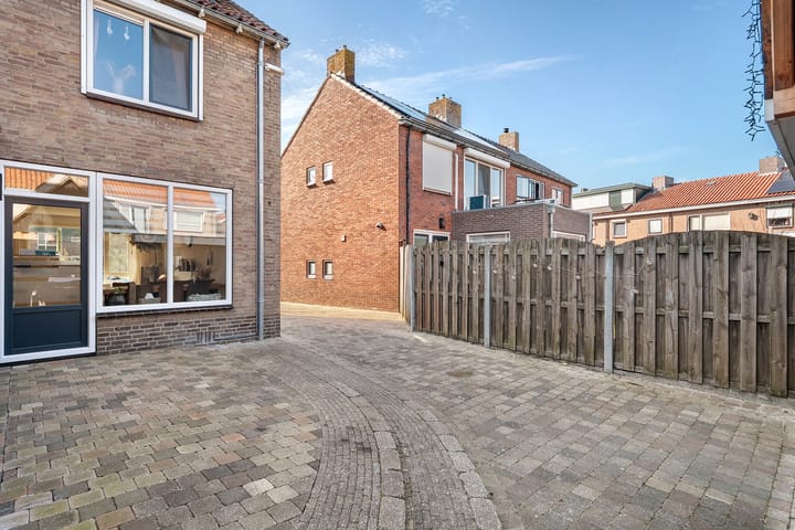 Photo 24 of Ooievaarstraat 11