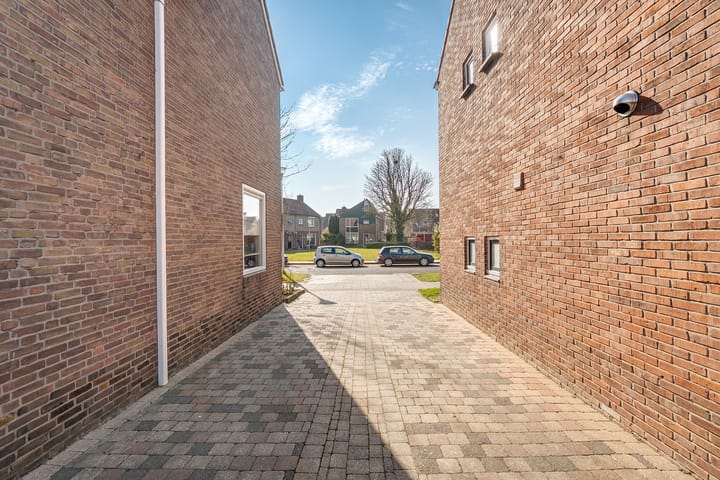 Photo 27 of Ooievaarstraat 11