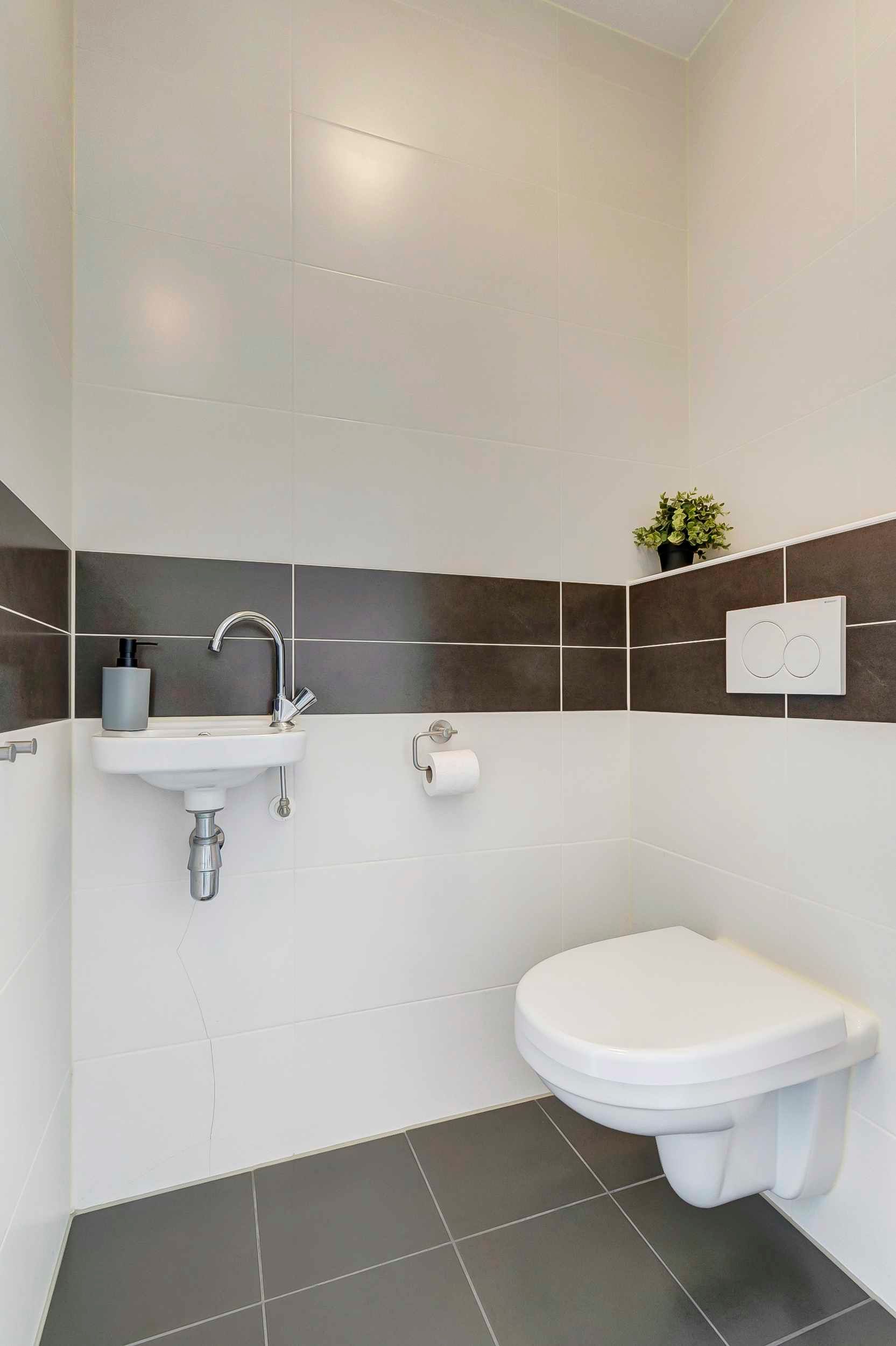 Photo 6 of Churchillplein 67