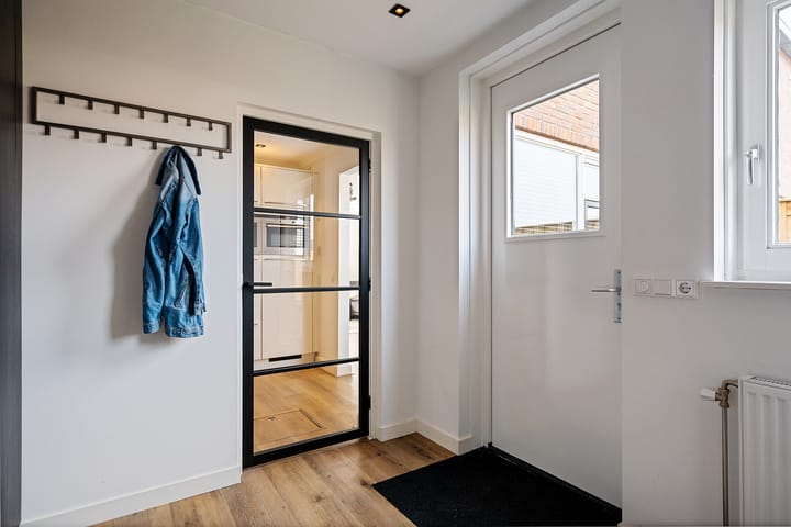 Photo 20 of Van Isselmudenstraat 19