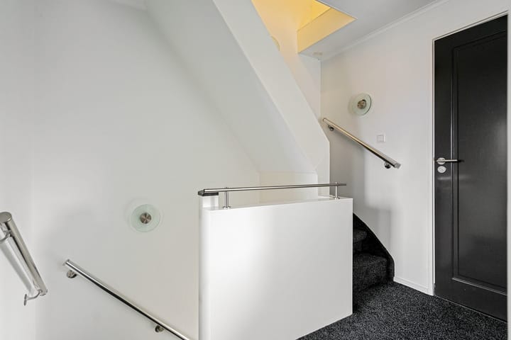 Photo 21 of Van Isselmudenstraat 19