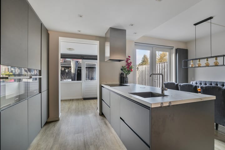 Foto 13 van Bloemheuvel 4