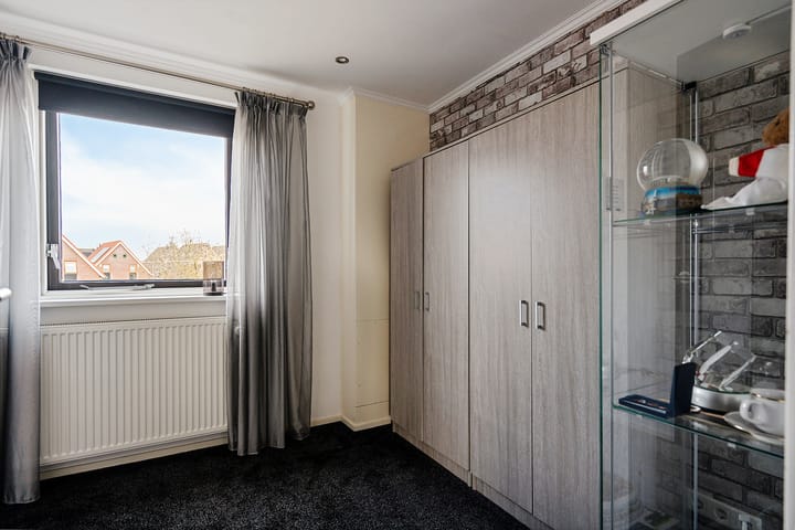 Photo 22 of Van Isselmudenstraat 19