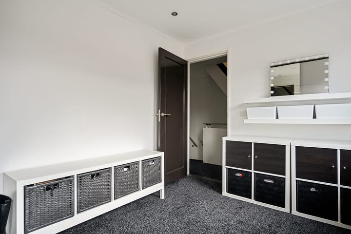 Photo 24 of Van Isselmudenstraat 19