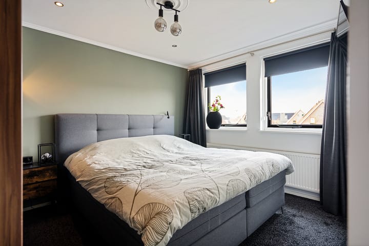 Photo 26 of Van Isselmudenstraat 19