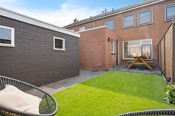 Photo 35 of Van Isselmudenstraat 19