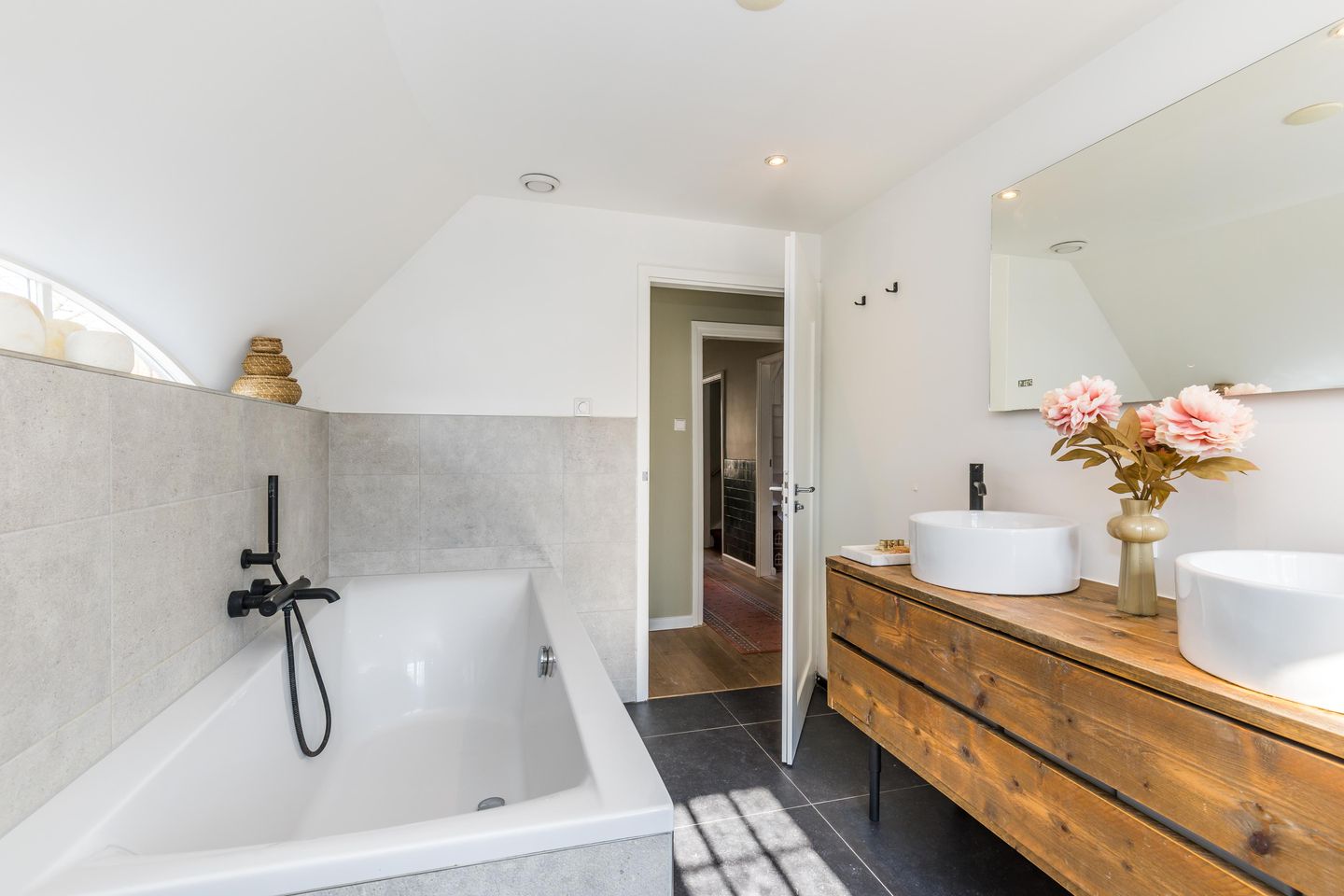 Photo 34 of Burgemeester Knappertlaan 120