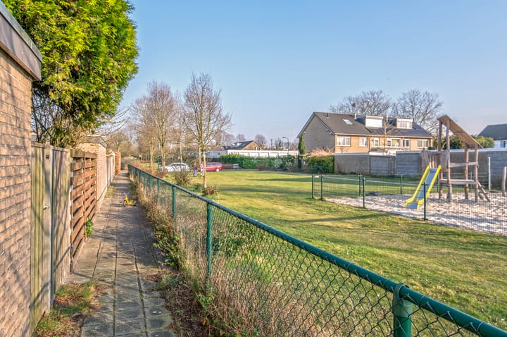 Foto 27 van Clematislaan 18