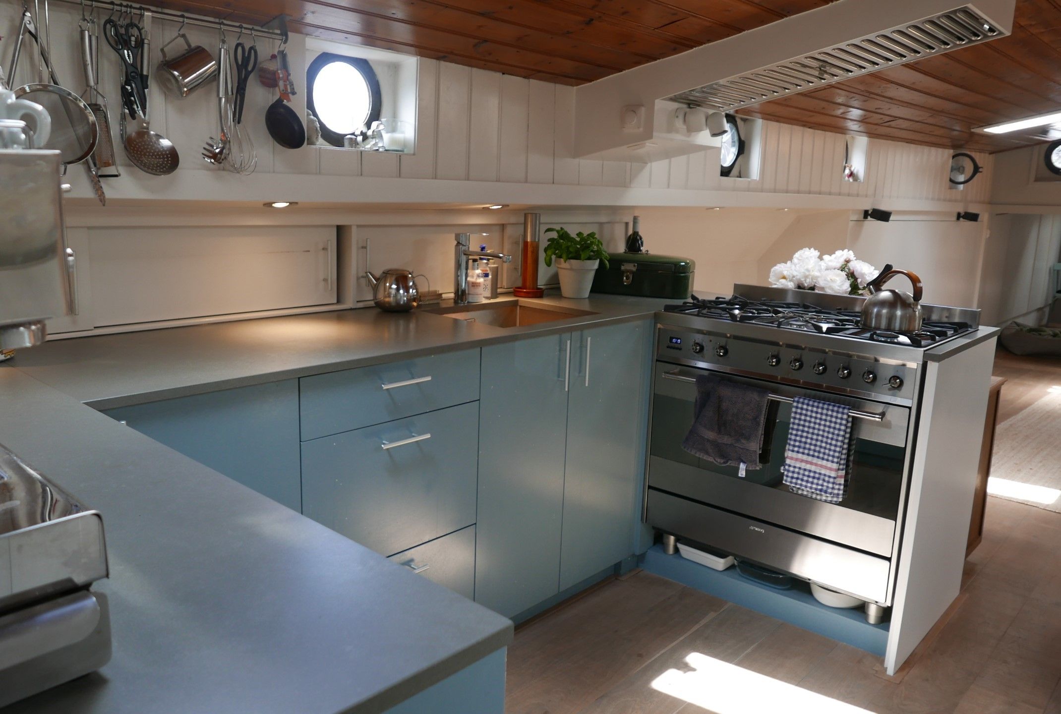 Photo 24 of Emmakade 14-A