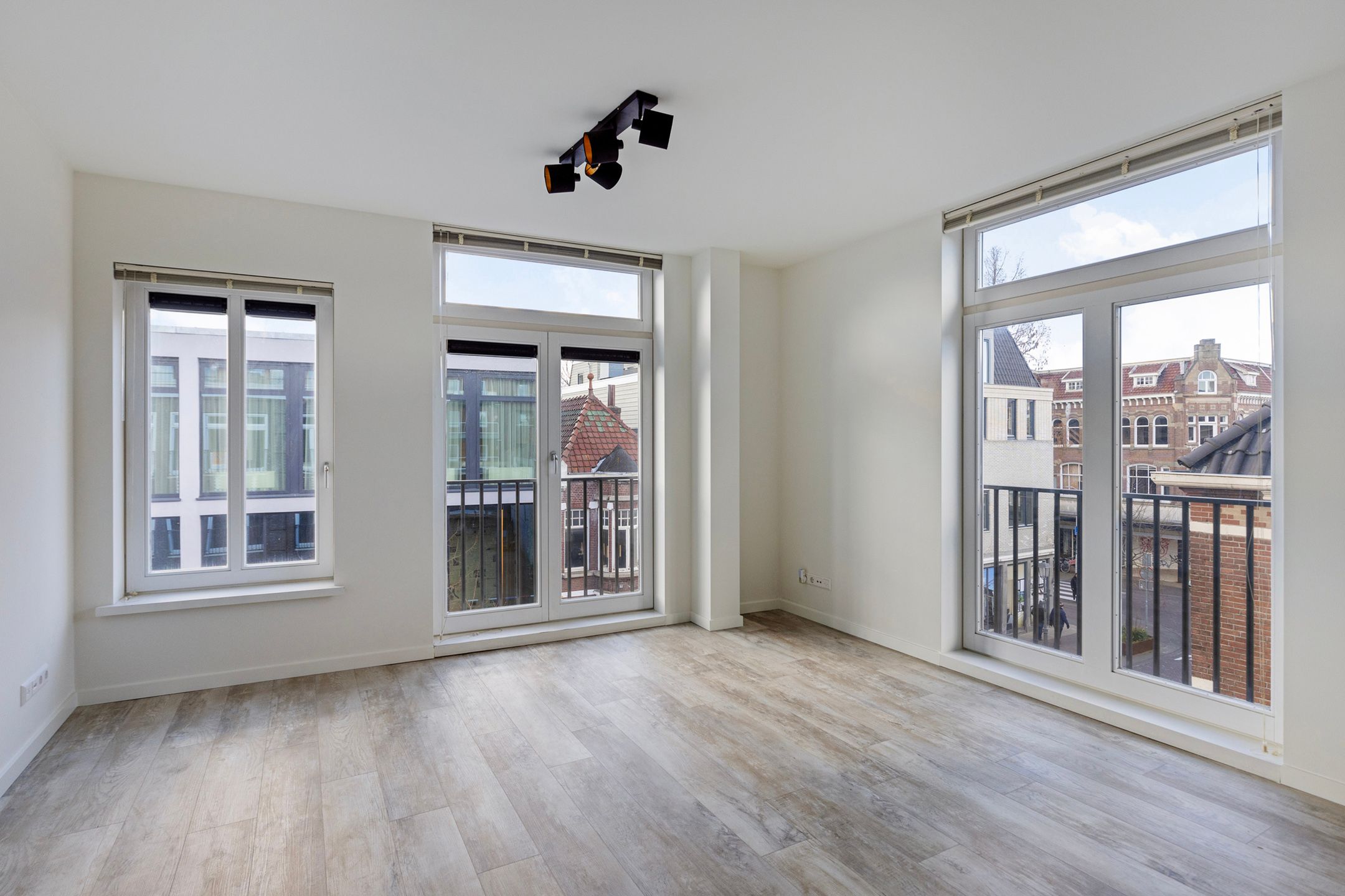 Photo 3 of Westzijde 40-H