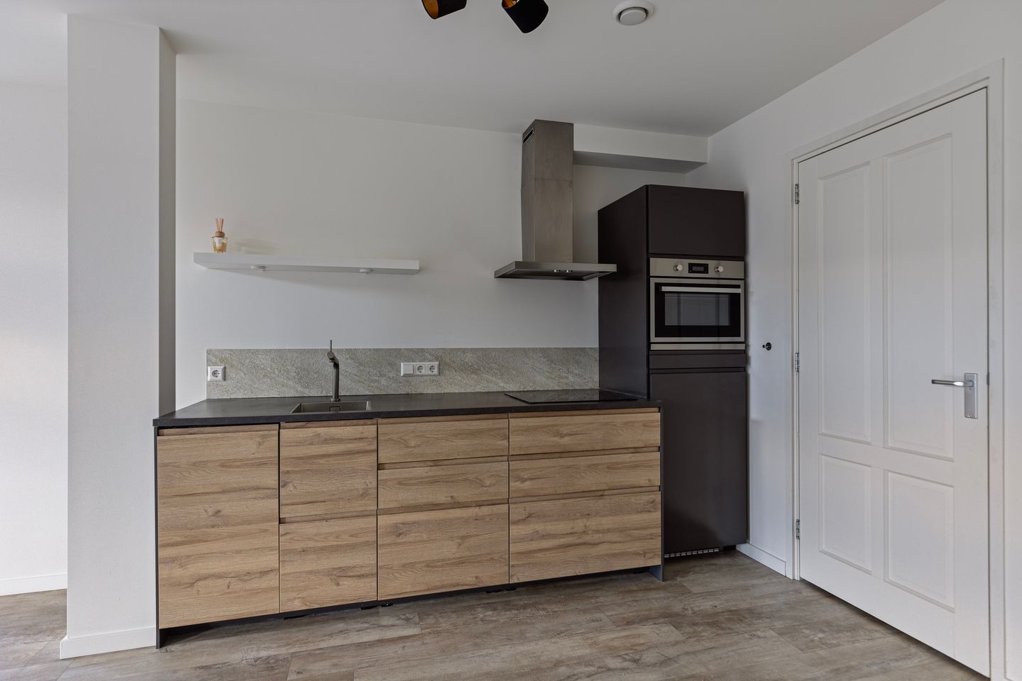 Photo 5 of Westzijde 40-H