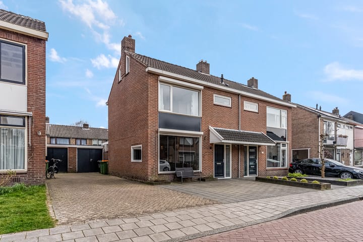 Photo 41 of Anjerstraat 14