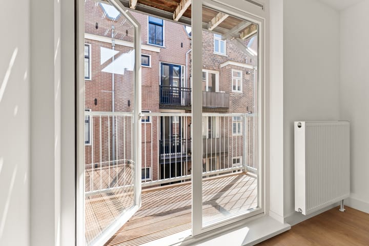 Foto 16 van Czaar Peterstraat 122-2