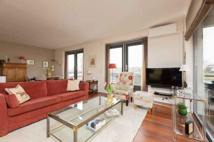 Foto 5 van Hoofden 1-002