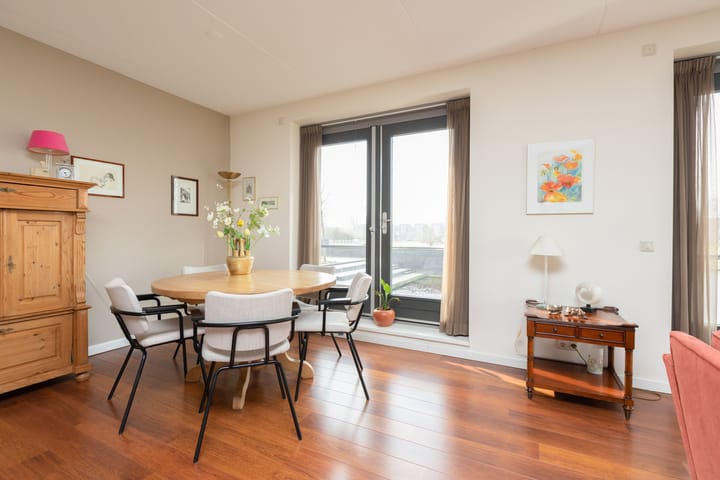 Foto 13 van Hoofden 1-002