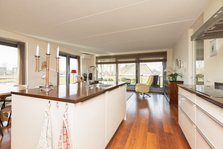 Foto 15 van Hoofden 1-002