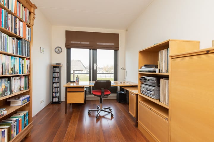 Foto 24 van Hoofden 1-002