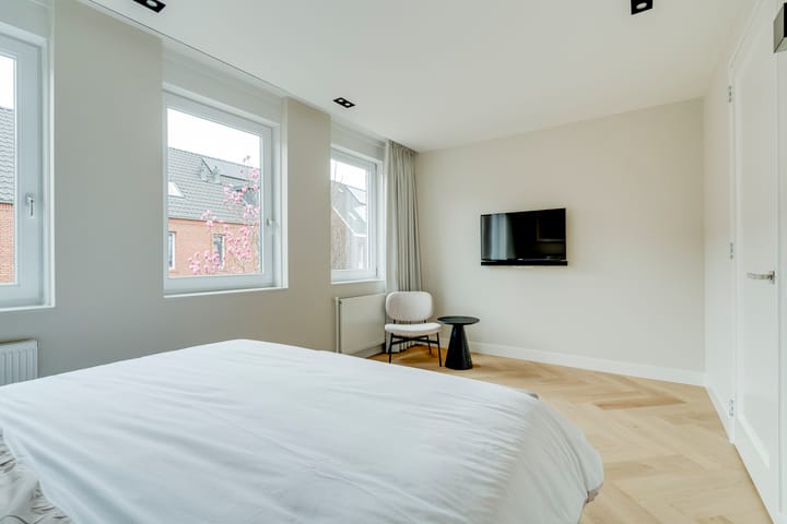 Foto 14 van Ambachtsherenstraat 32