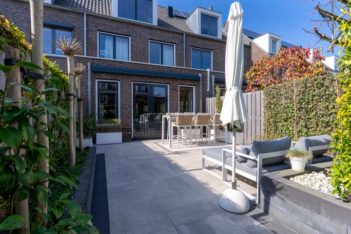 Foto 32 van Ambachtsherenstraat 32