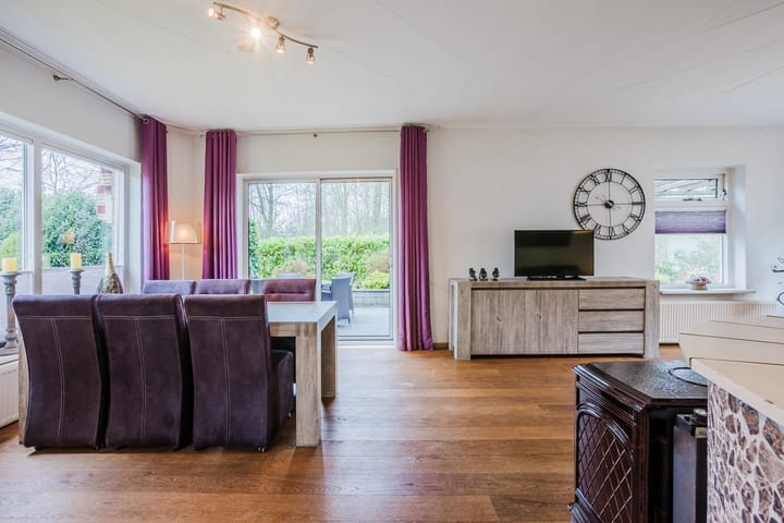 Foto 12 van Mr. Harm Smeengeweg 40