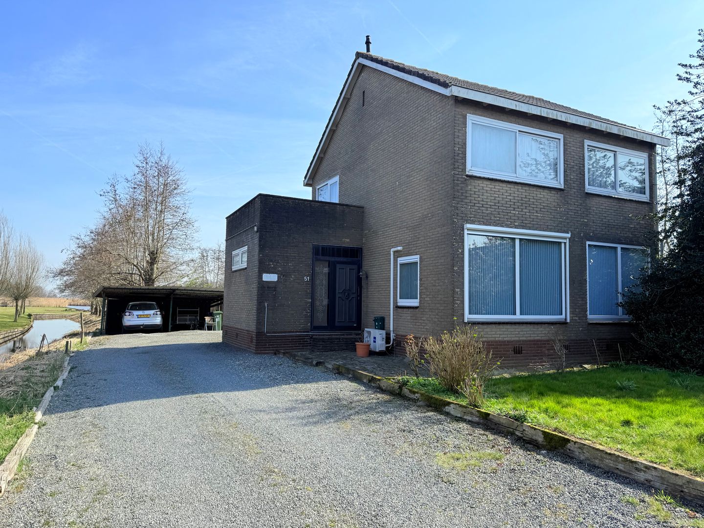 Foto 1 van Den Ilp 51