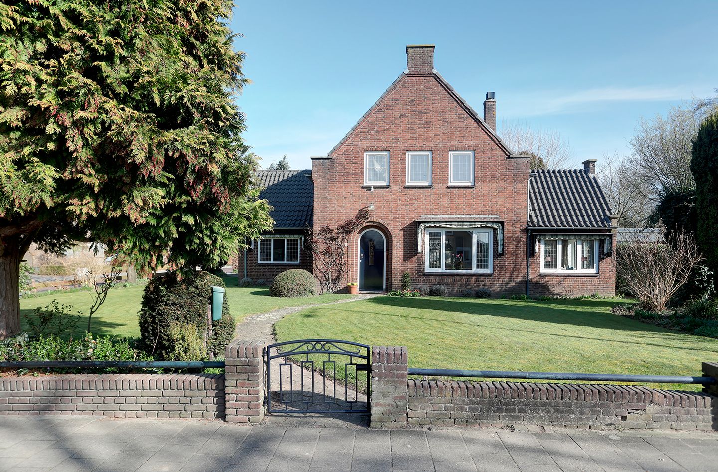 Teselaar 10 main image