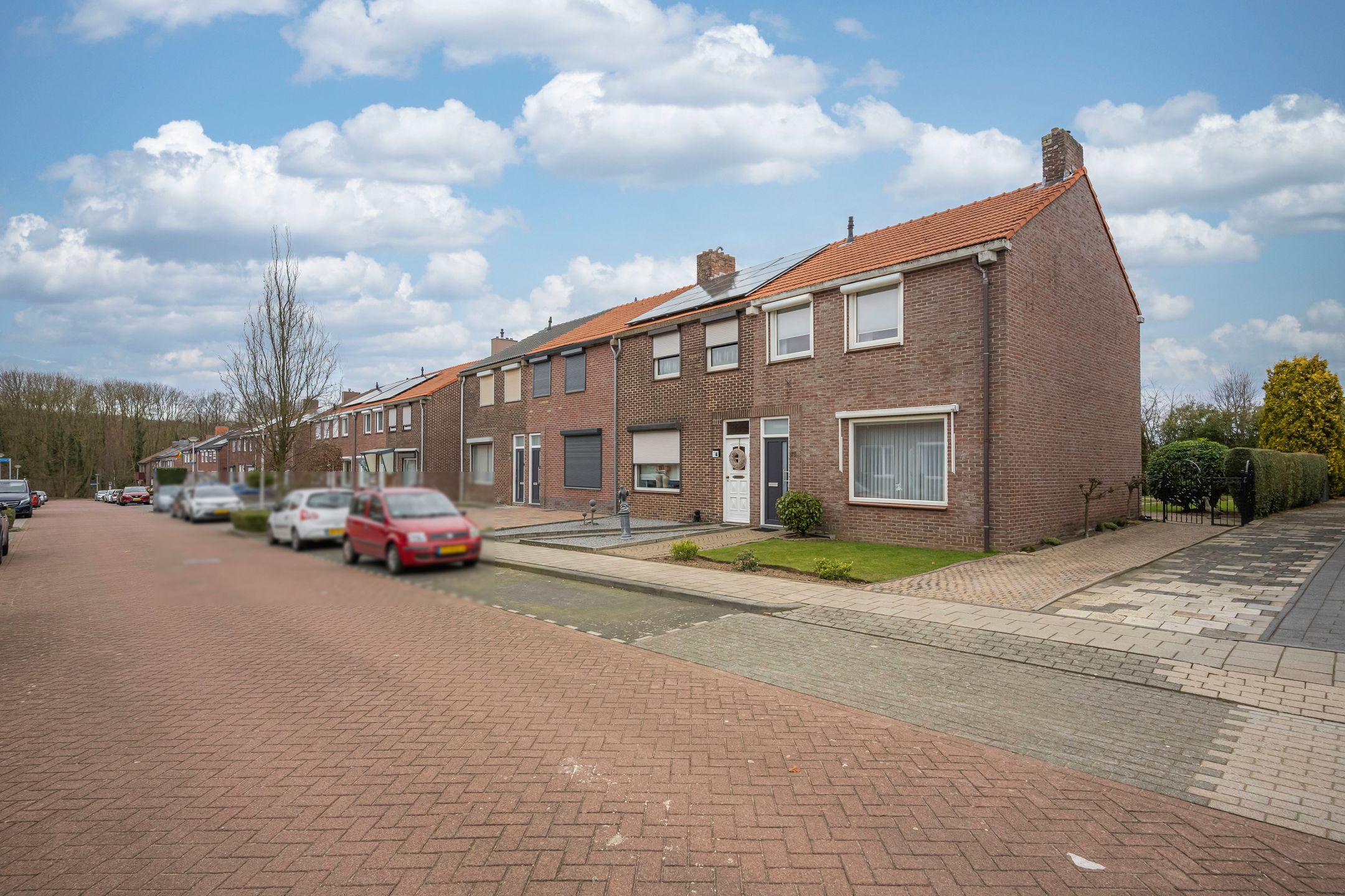 Photo 21 of Burg.Franssenstraat 26