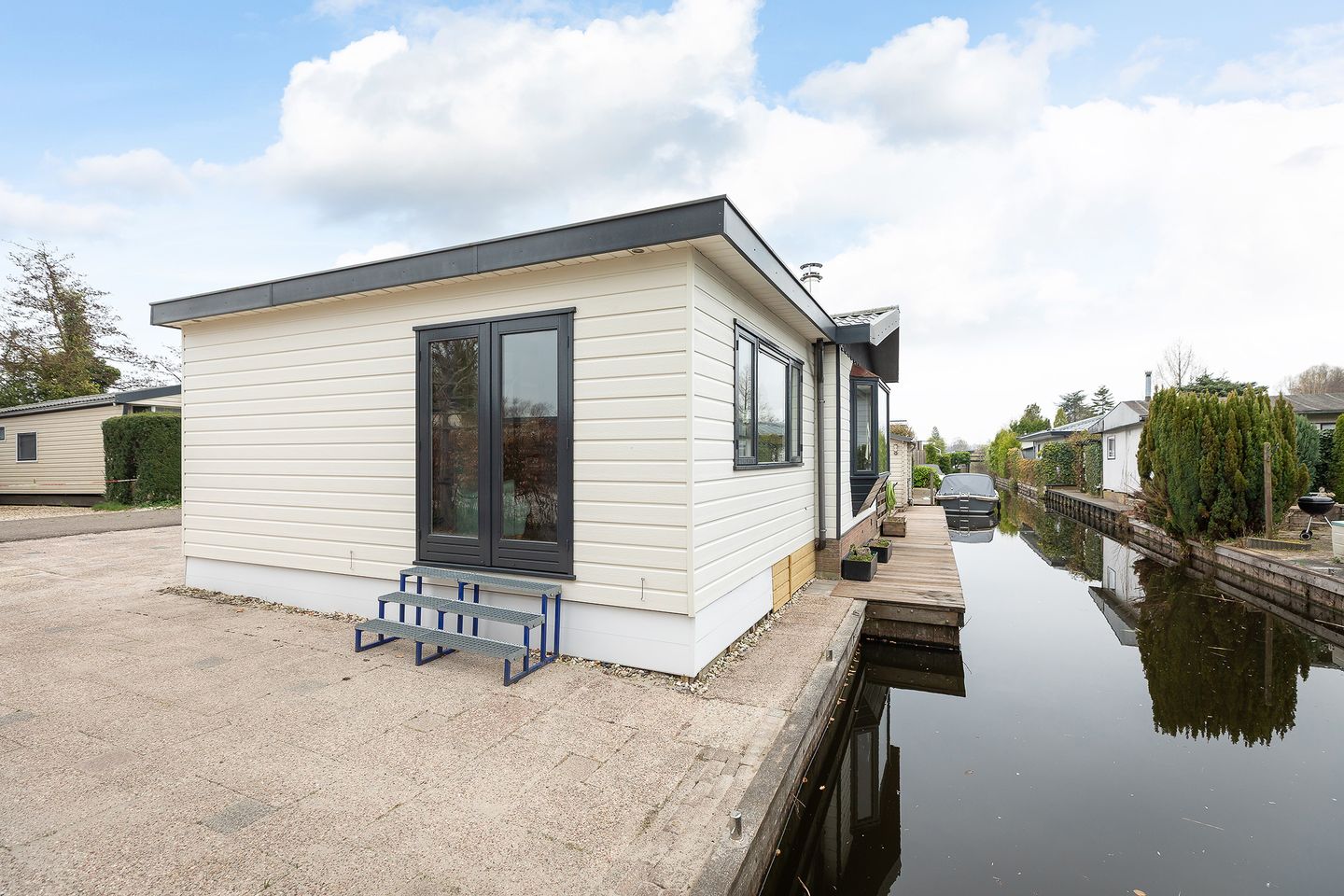 Foto 20 van Nieuw-Loosdrechtsedijk 217-C074