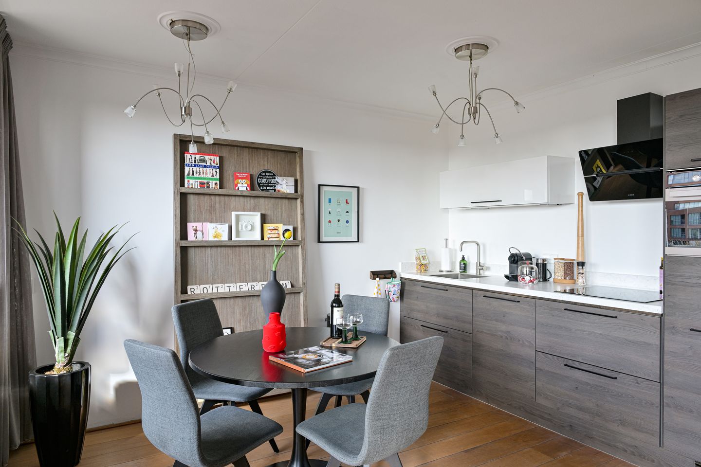 Foto 19 van Strevelsweg 235