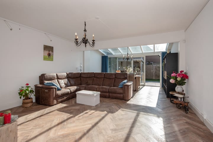 Foto 2 van René Clairstrook 9