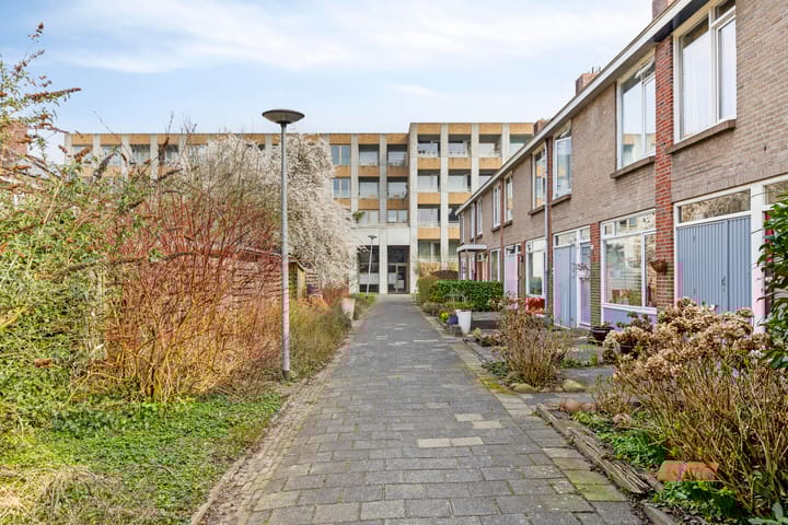 Foto 2 van De Genestetstraat 2