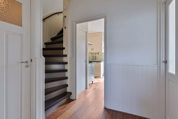 Foto 8 van De Genestetstraat 2