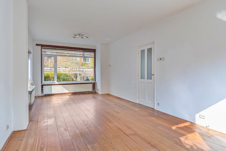 Foto 10 van De Genestetstraat 2