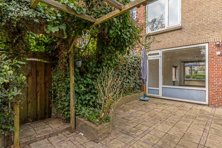 Foto 27 van De Genestetstraat 2