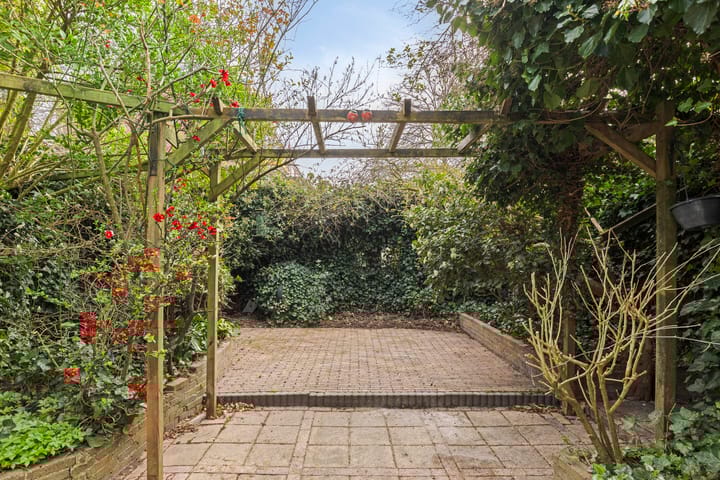 Foto 29 van De Genestetstraat 2