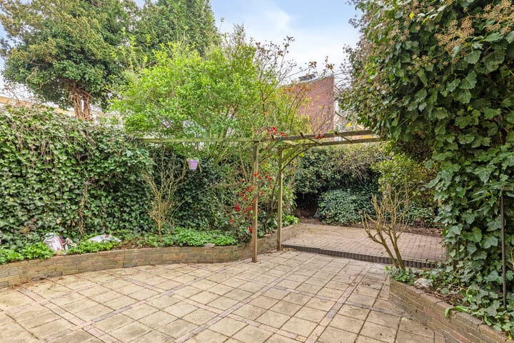 Foto 30 van De Genestetstraat 2