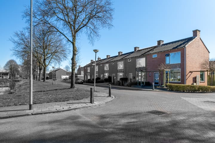 Foto 4 van Dennenlaan 1