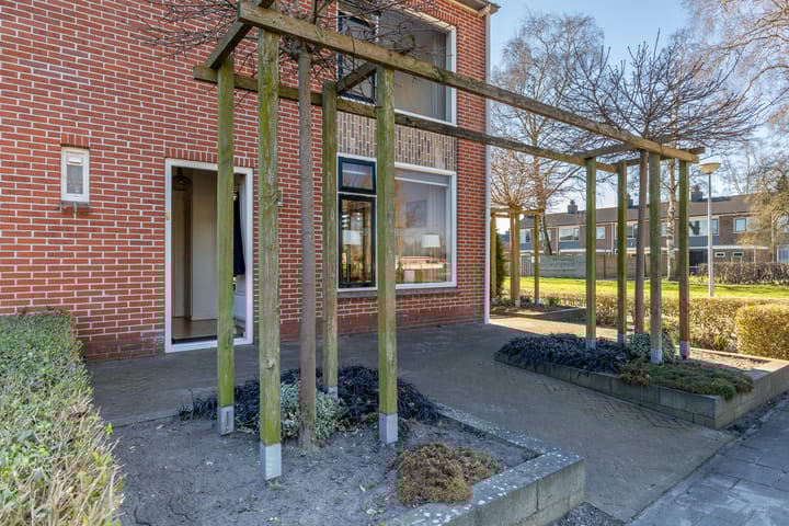 Foto 5 van Dennenlaan 1