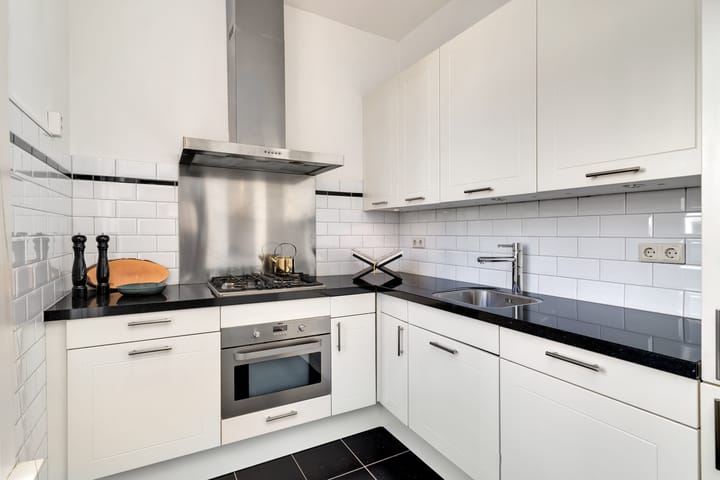 Photo 3 of Renbaanstraat 6