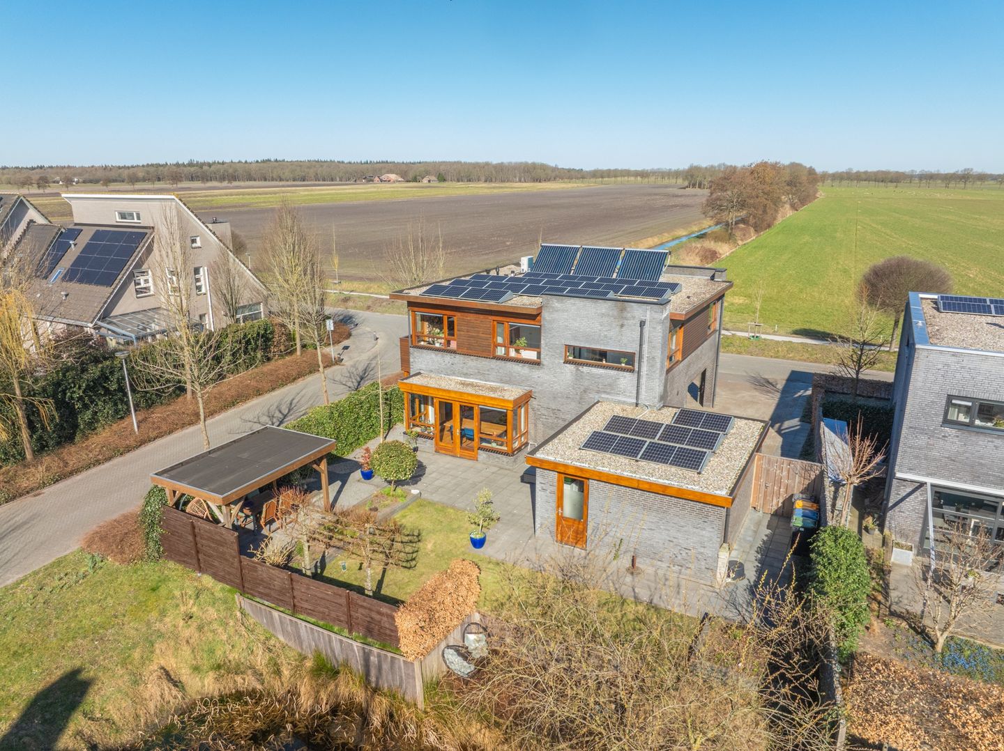 Foto 1 van Bosvaren 32